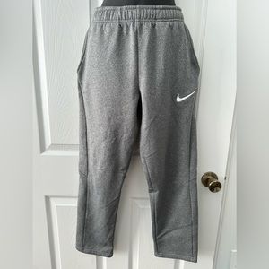 Nike boys Therma DRI- fit sweat pants - Gray- XL - great condition